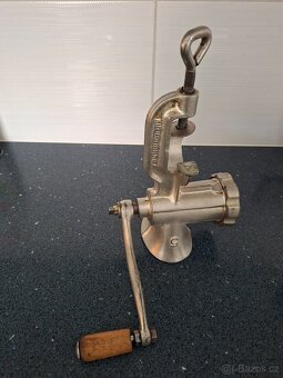 Kovový mlýnek - 5