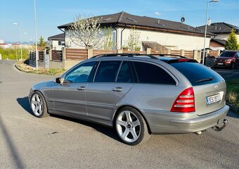 Mercedes-Benz W203 C320 - 5