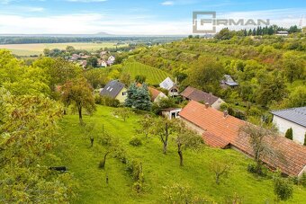 Prodej stavebního pozemku1484 m2 s výhledem na Říp v Hořeníc - 5
