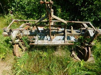 Proorávačka brambor na 3 brázdy, nesená, funkční, viz. foto. - 5