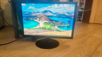 Samsung SyncMaster E2220NW - LCD monitor 22" - 5