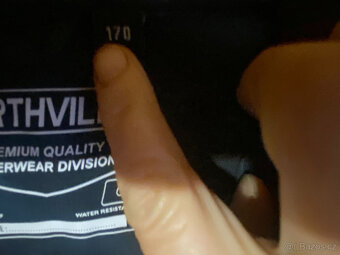 ZNAČKOVÁ SPORTOVNÍ SOFTSHELLOVA BUNDA - 5