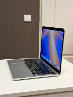 MacBook Pro M2 2022 /16GB RAM/256GB SSD/Záruka - 5