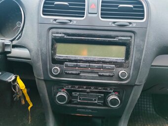 Volkswagen Golf 1.6i 75Kw Klima Tempomat - 5