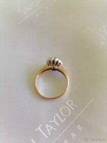 Zlatý luxusní prsten s diamanty a safírem - 5