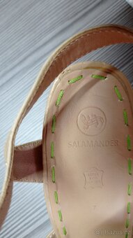 Dámské sandály na klínku - 5