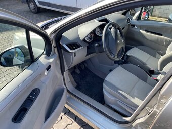 Peugeot 207 1,4-54 kW Rok výroby:2007 - 5