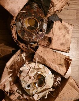 Originální nové hlavy z vojenského depozitu Dněpr Ural K750 - 5