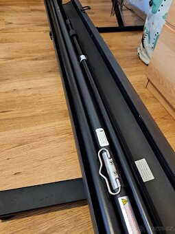100" bílé Elite Screens F100NWH - 5