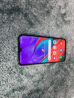 Samsung Galaxy A40 - 5