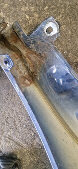 VW Golf 4 predni Blatníky barva LB5N - 5