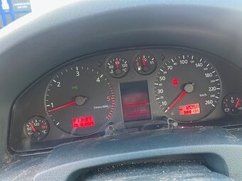 Audi A6 C5 2.5 tdi combi manuál - 5