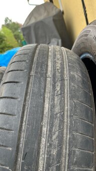 4ks let pneu Dunlop R15 195/65 4,4,5,5 mm - 5