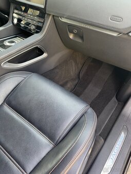Jaguar F-Pace - 5
