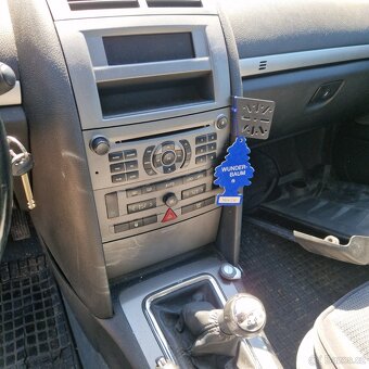Peugeot 407 1.8i 92kw, hlučnější motor - 5