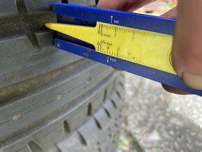 Pneu 245/45R18 96Y - 5