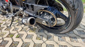 Ducati Monster 695 - 5