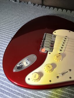 Fender Stratocaster Standard - 5
