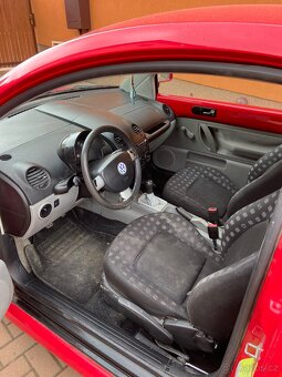 Volkswagen New Beetle - 5