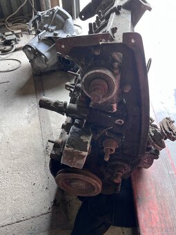 Fiat 128 motor, převodovka - 5