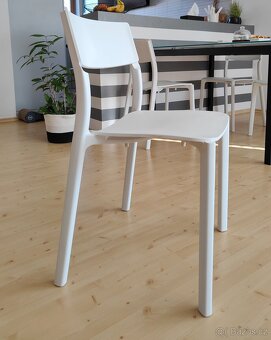 Jídelní stůl CALLIGARIS + 4 židle IKEA - 5