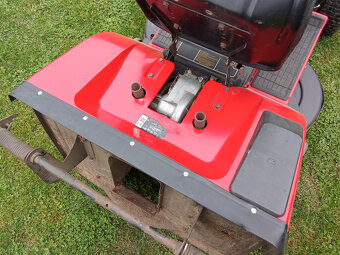 Zahradní traktor MTD 2-válec - 5