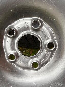 Zimní 5x112 215/60r16 - 5