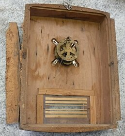 lustr,stínidla,deska šic.stroje,hodiny,dveř. a nábyt. kování - 5