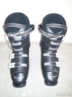 Prodáme dětské carvingové lyže a lyžáky. - 5