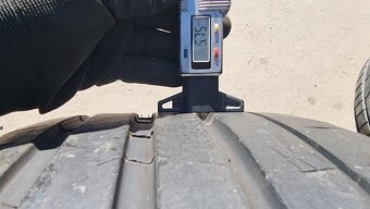 Letní pneu 245/35/20 Michelin - 5