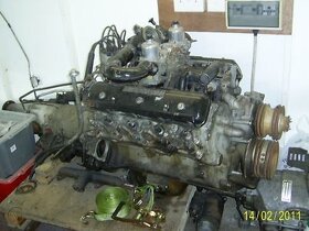 Prodám motor Rolls Royce V8 6,75 včetně převodovky - 5