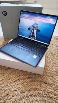 HP Spectre x360 i7, 2TB SSD, 32GB RAM - 5