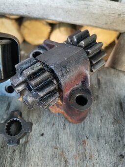 spodní víko hydrauliky zetor 4011 - 5