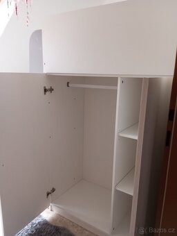 Postel úložným prostorem a stolem na psaní - 5