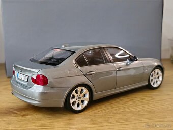 BMW E90 1:18 Kyosho - 5