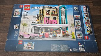 LEGO Creator Expert 10260 Restaurace v centru města - 5