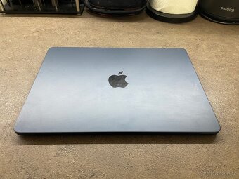 Prodám Apple MacBook Air 13" M4 8x GPU,16GB, 256GB - 5