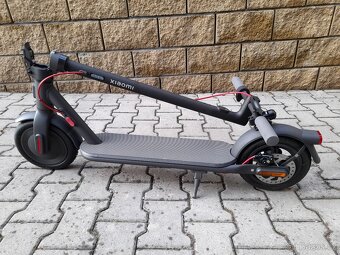 Elektrokoloběžka Xiaomi Scooter 4 EU - 5