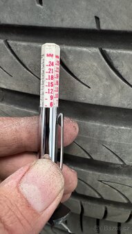 Pneu Pirelli powergy 235/45 R18 Tesla - 5