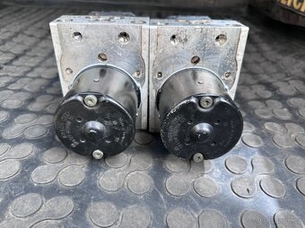 ABS modul 6Q0614417Q čerpadlo - 5