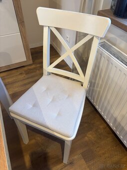 Jídelní stůl + židle - 5