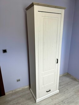 Nábytek do ložnice - postel a skříně IKEA - 5