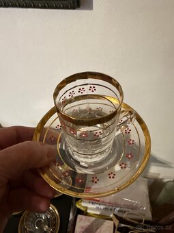 Skleněné hrníčky s podšálky, hranované. - 5