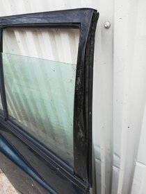 Mitsubishi Pajero zadní pravé dveře rok 1999 - 5