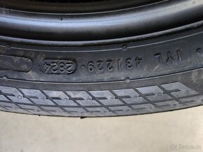 Prodám 4 ks nové zimní pneu Nokian 205/55 R17 - 5