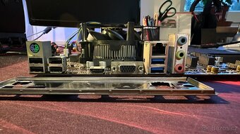 MSI H110M PRO-VH + i3-6100 (2C/4T) - 5