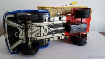 Staré nákladní auto na setrvačník NDR 1968 - 5