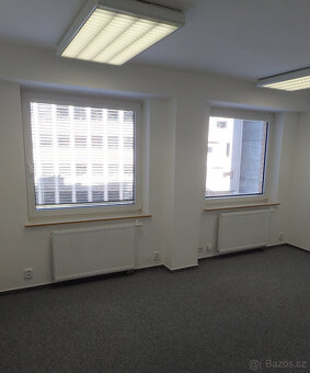 Pronájem kanc. prostor 18,6 m2 + kuch. + WC + Sprcha - 5