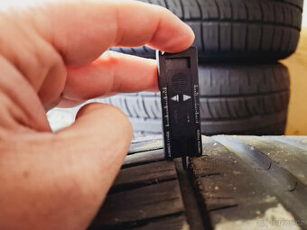 Pneu 275/45R21 - 5