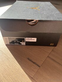 Jordan 1 mid 40.5 - 5
